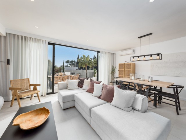 Apartamento con 3 Dormitorios  en Marbella