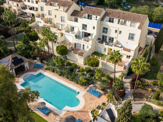 Apartamento con 3 Dormitorios  en Marbella