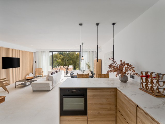 Apartamento con 3 Dormitorios  en Marbella