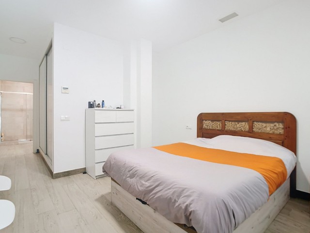 Apartamento con 3 Dormitorios  en Málaga Centro