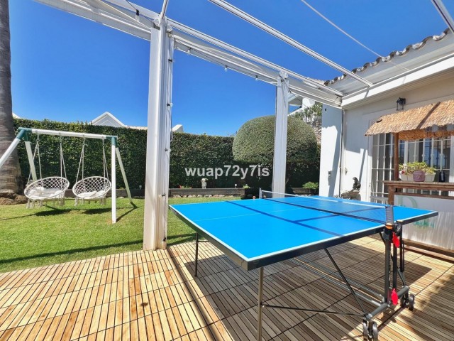 4 Bedrooms Villa in Istán