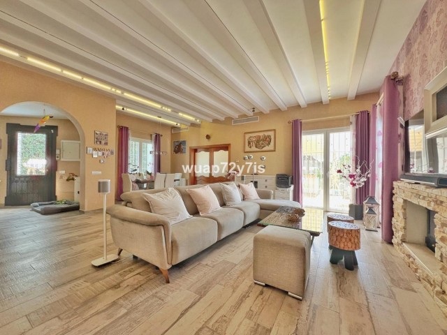 4 Bedrooms Villa in Istán