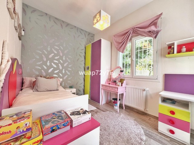 4 Bedrooms Villa in Istán