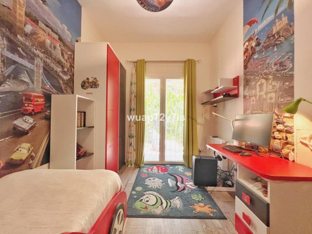 4 Bedrooms Villa in Istán