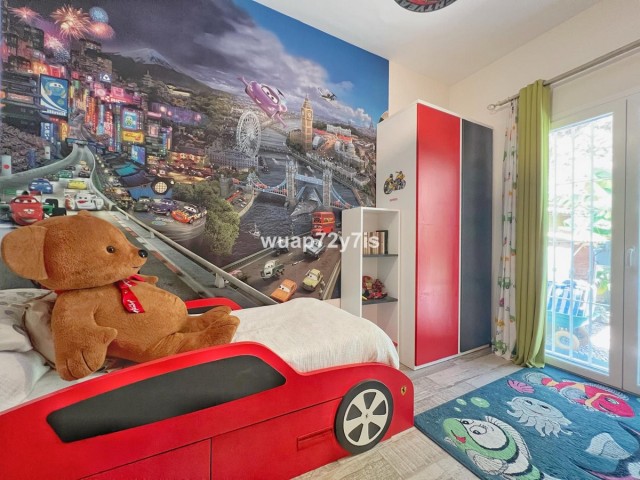 4 Bedrooms Villa in Istán