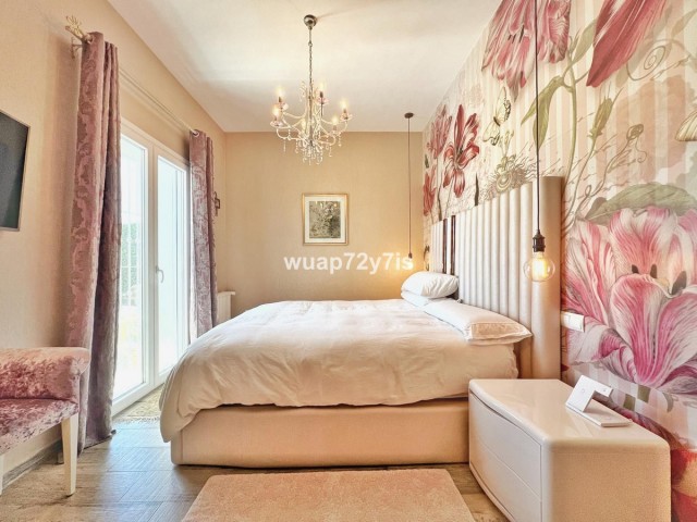 4 Bedrooms Villa in Istán