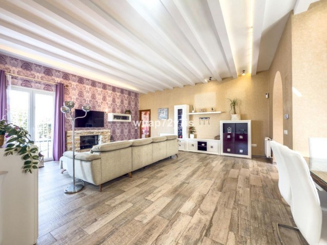 4 Bedrooms Villa in Istán