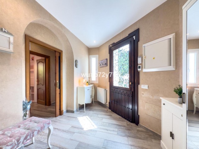 4 Bedrooms Villa in Istán