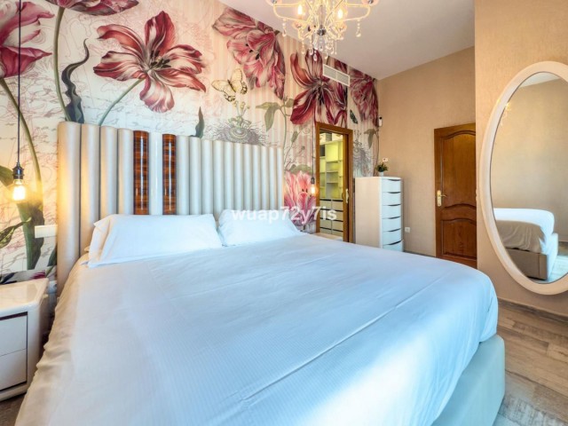 Villa con 4 Dormitorios  en Istán