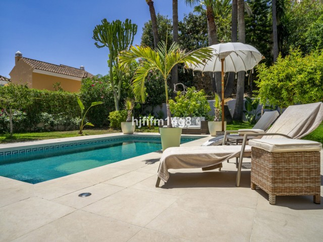 4 Schlafzimmer Villa in Nueva Andalucía