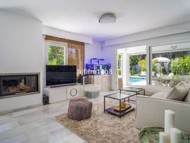 4 Schlafzimmer Villa in Nueva Andalucía