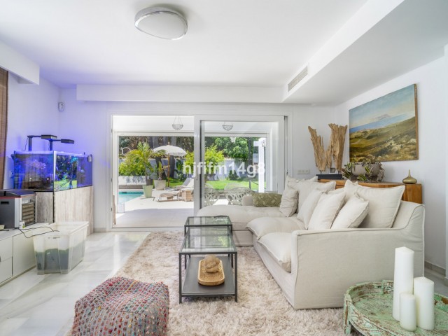 4 Schlafzimmer Villa in Nueva Andalucía
