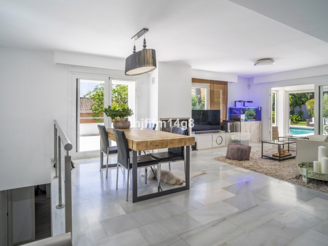 4 Schlafzimmer Villa in Nueva Andalucía