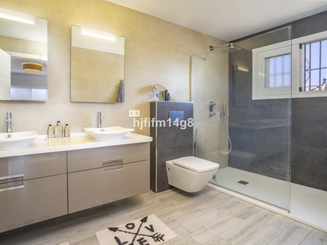 4 Schlafzimmer Villa in Nueva Andalucía