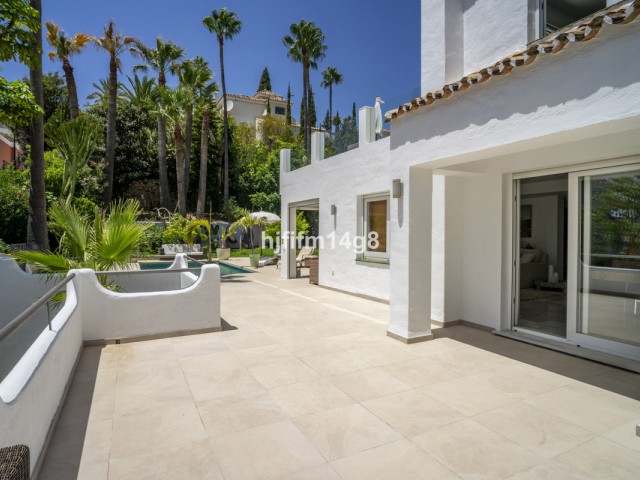 4 Schlafzimmer Villa in Nueva Andalucía