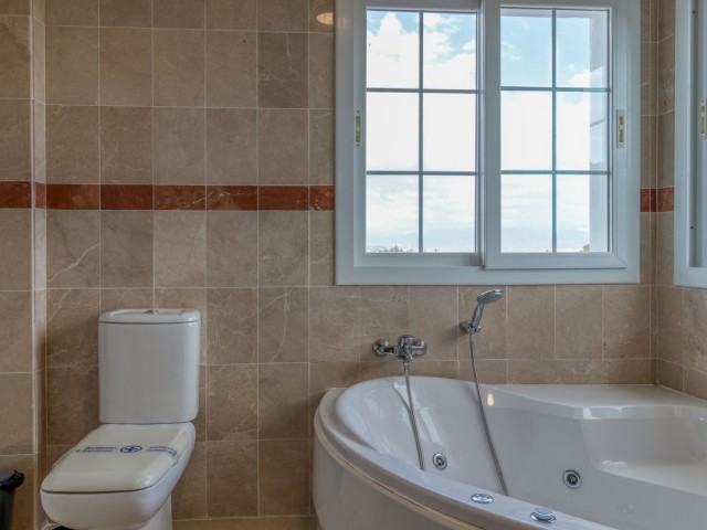 4 Sovrums Villa i Alhaurín de la Torre