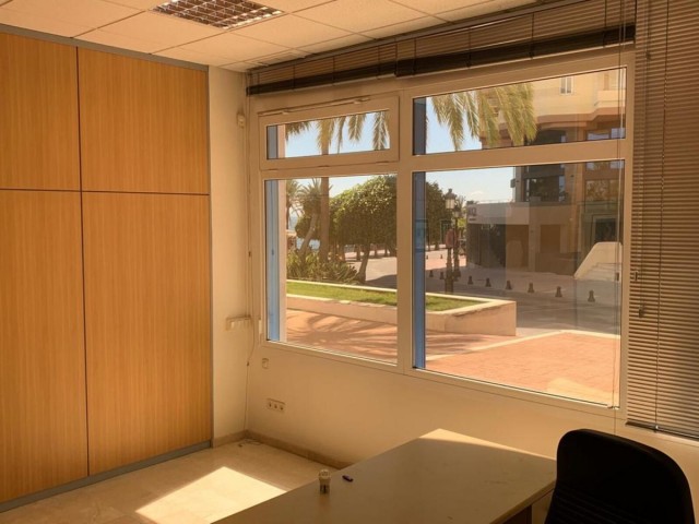 Comercial con 0 Dormitorios  en Marbella