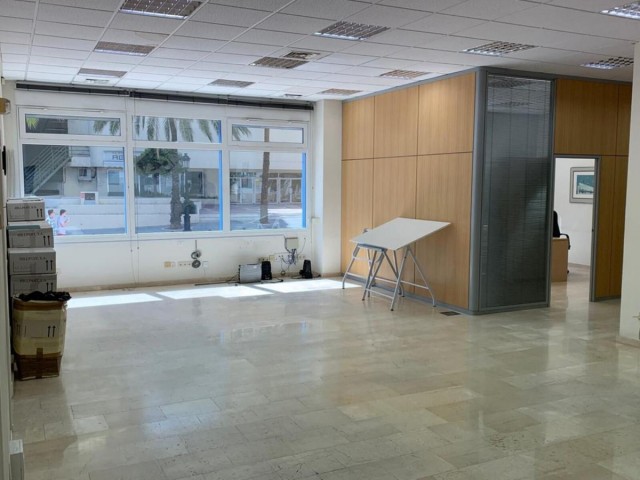 Comercial con 0 Dormitorios  en Marbella