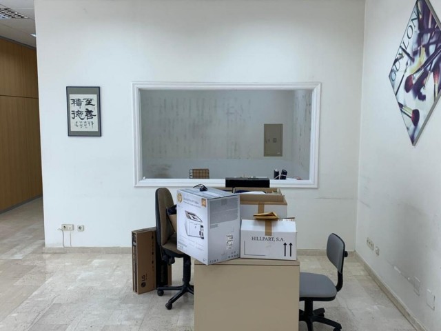 Comercial con 0 Dormitorios  en Marbella