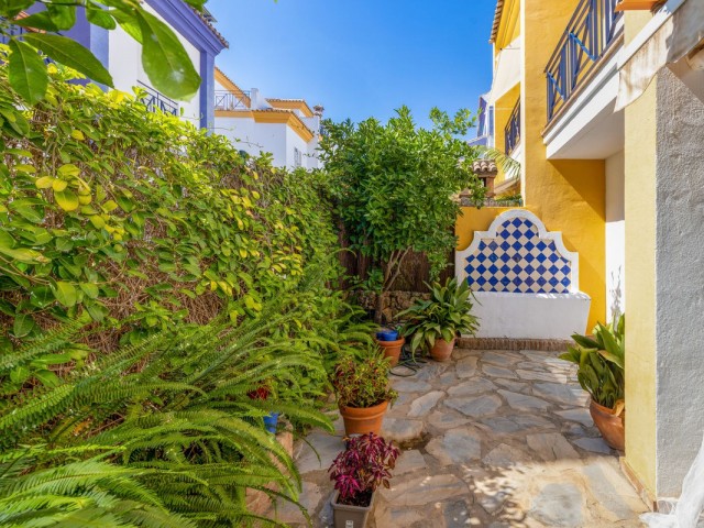 Maison mitoyenne avec 4 Chambres  à San Pedro de Alcántara