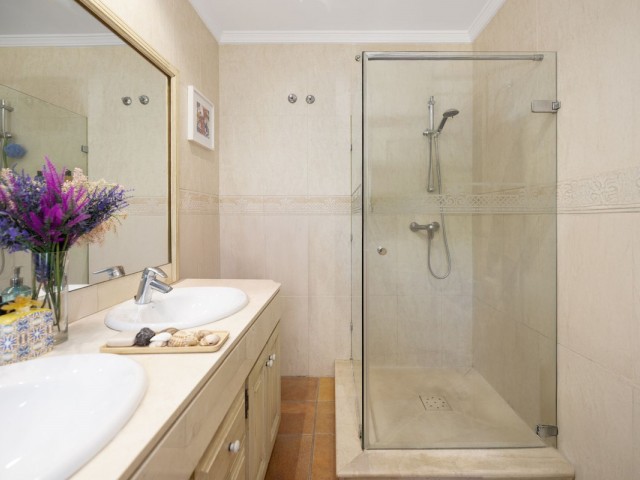 Maison mitoyenne avec 4 Chambres  à San Pedro de Alcántara