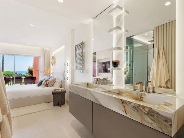 Appartement avec 3 Chambres  à Estepona