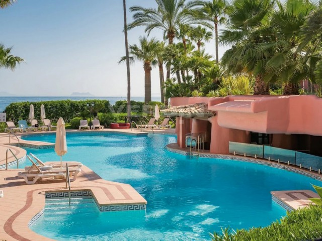 Appartement avec 3 Chambres  à Estepona