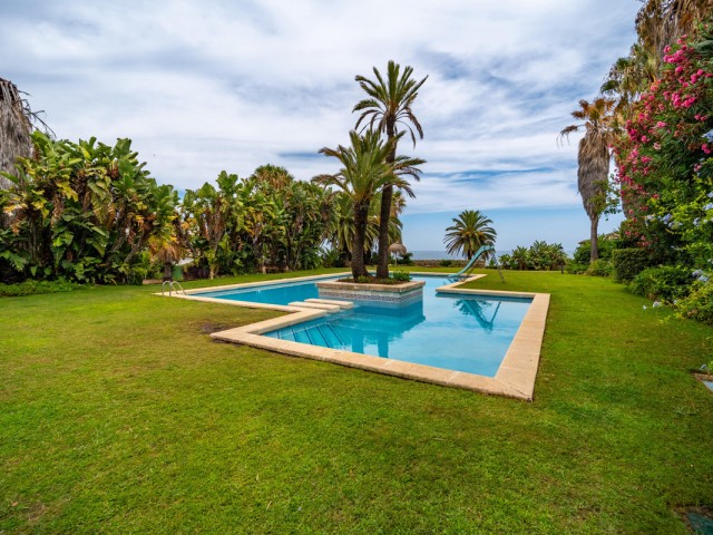Villa avec 9 Chambres  à Estepona