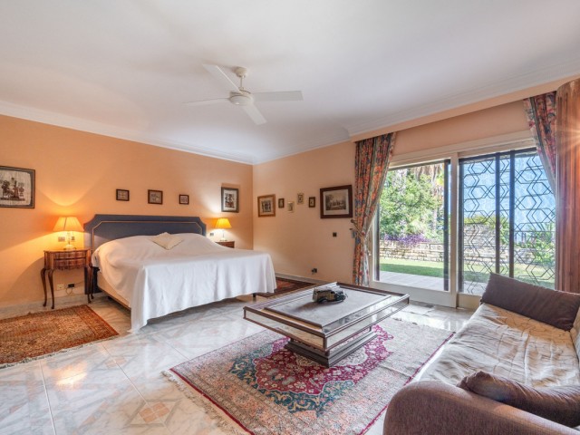Villa avec 9 Chambres  à Estepona