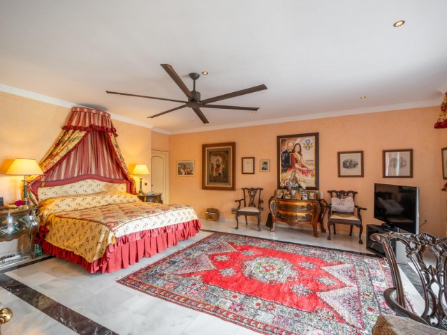 Villa avec 9 Chambres  à Estepona