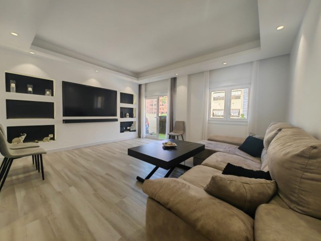 Appartement avec 3 Chambres  à Estepona