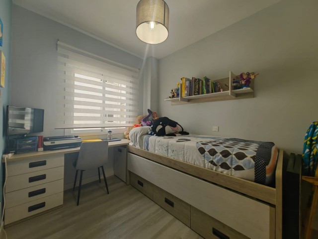 Appartement avec 3 Chambres  à Estepona