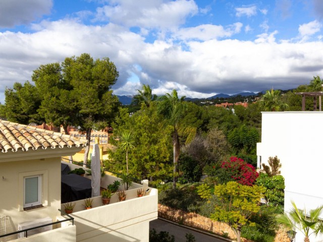Penthouse in Artola