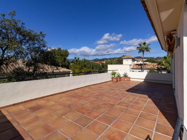 Penthouse in Artola