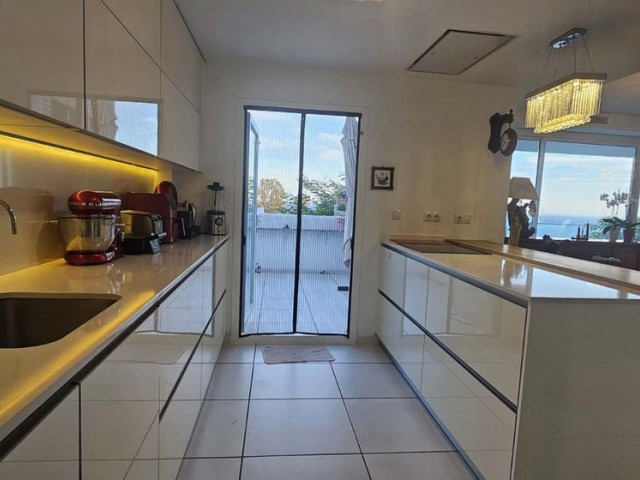 Villa con 4 Dormitorios  en Benalmadena