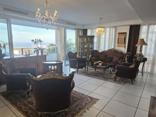 Villa avec 4 Chambres  à Benalmadena