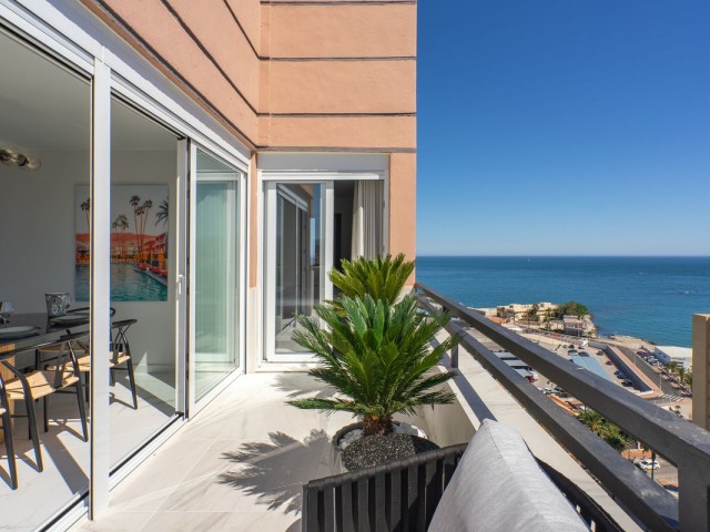 Penthouse avec 4 Chambres  à Fuengirola