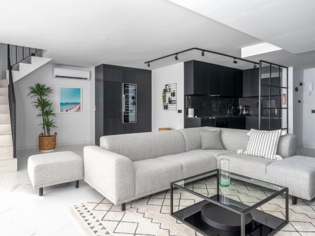 Penthouse avec 4 Chambres  à Fuengirola