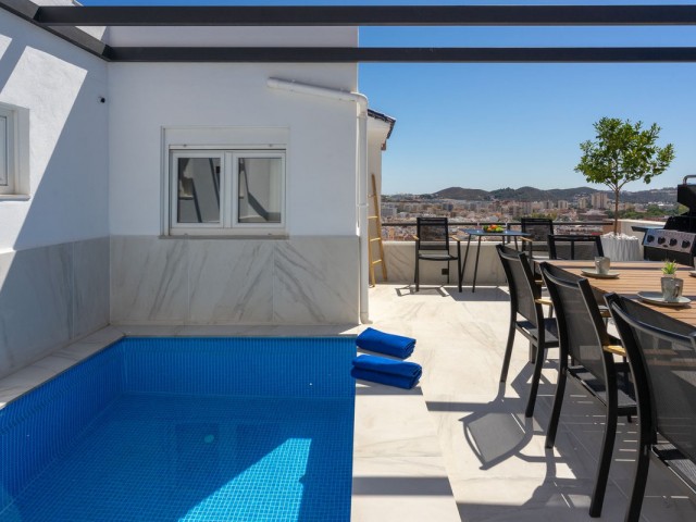 Penthouse avec 4 Chambres  à Fuengirola