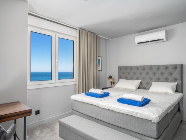 Penthouse avec 4 Chambres  à Fuengirola