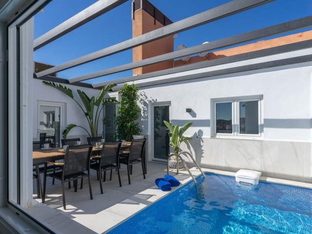 Penthouse avec 4 Chambres  à Fuengirola
