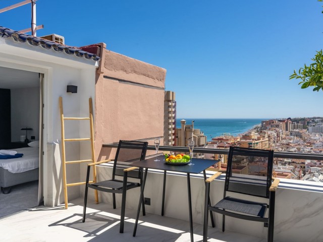 Penthouse avec 4 Chambres  à Fuengirola