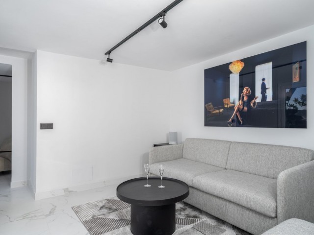 Penthouse avec 4 Chambres  à Fuengirola