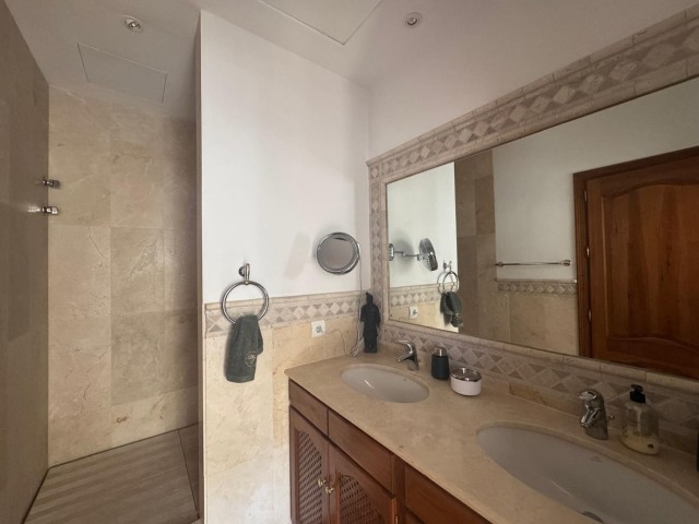 Villa avec 3 Chambres  à Istán