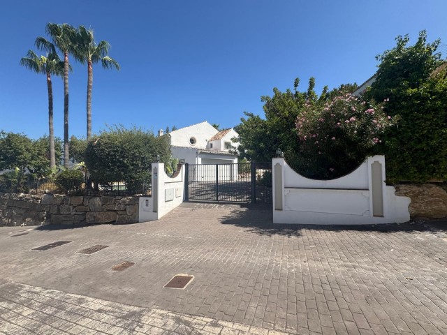 Villa avec 3 Chambres  à Istán