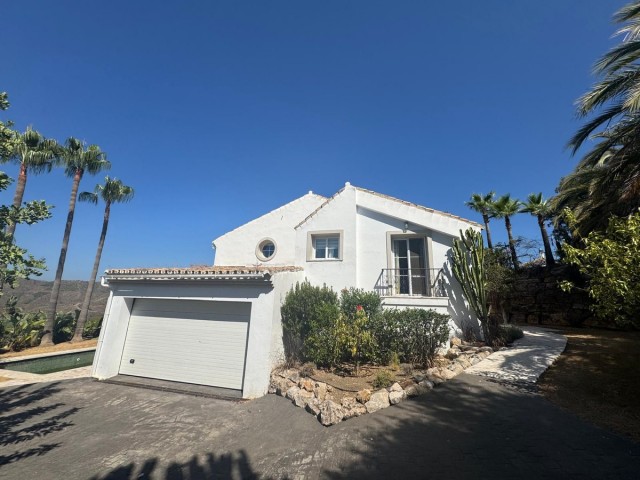 Villa avec 3 Chambres  à Istán