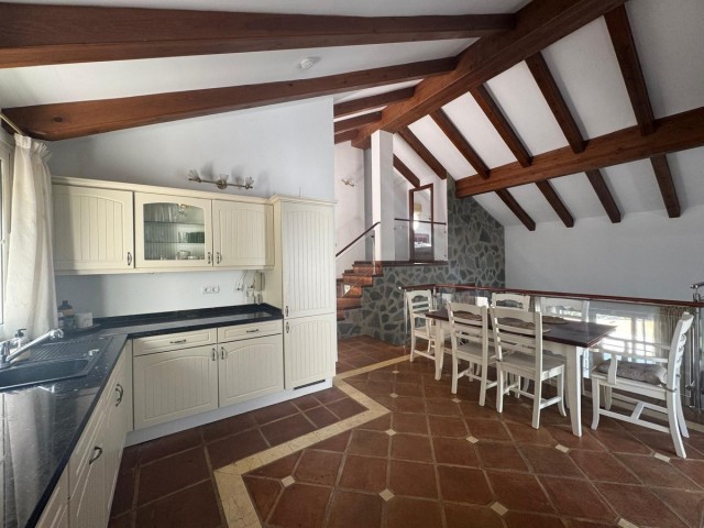 Villa avec 3 Chambres  à Istán