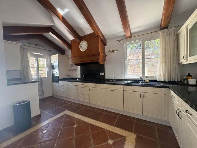 Villa avec 3 Chambres  à Istán