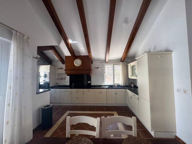 Villa avec 3 Chambres  à Istán