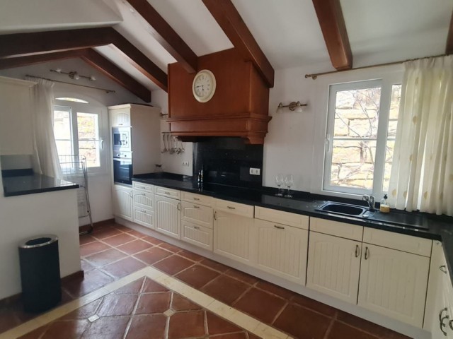 Villa avec 3 Chambres  à Istán